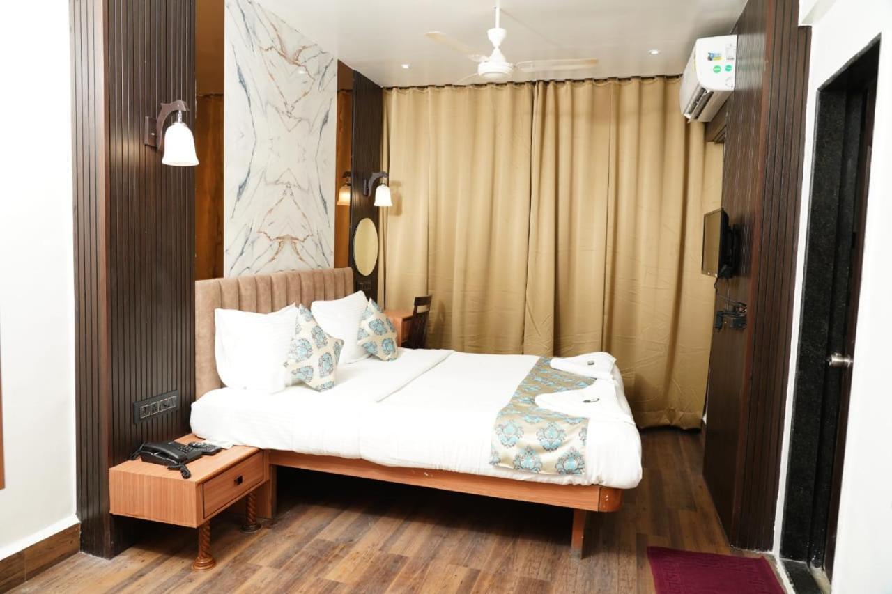 Hotel Padma Krishna Pune Exterior photo
