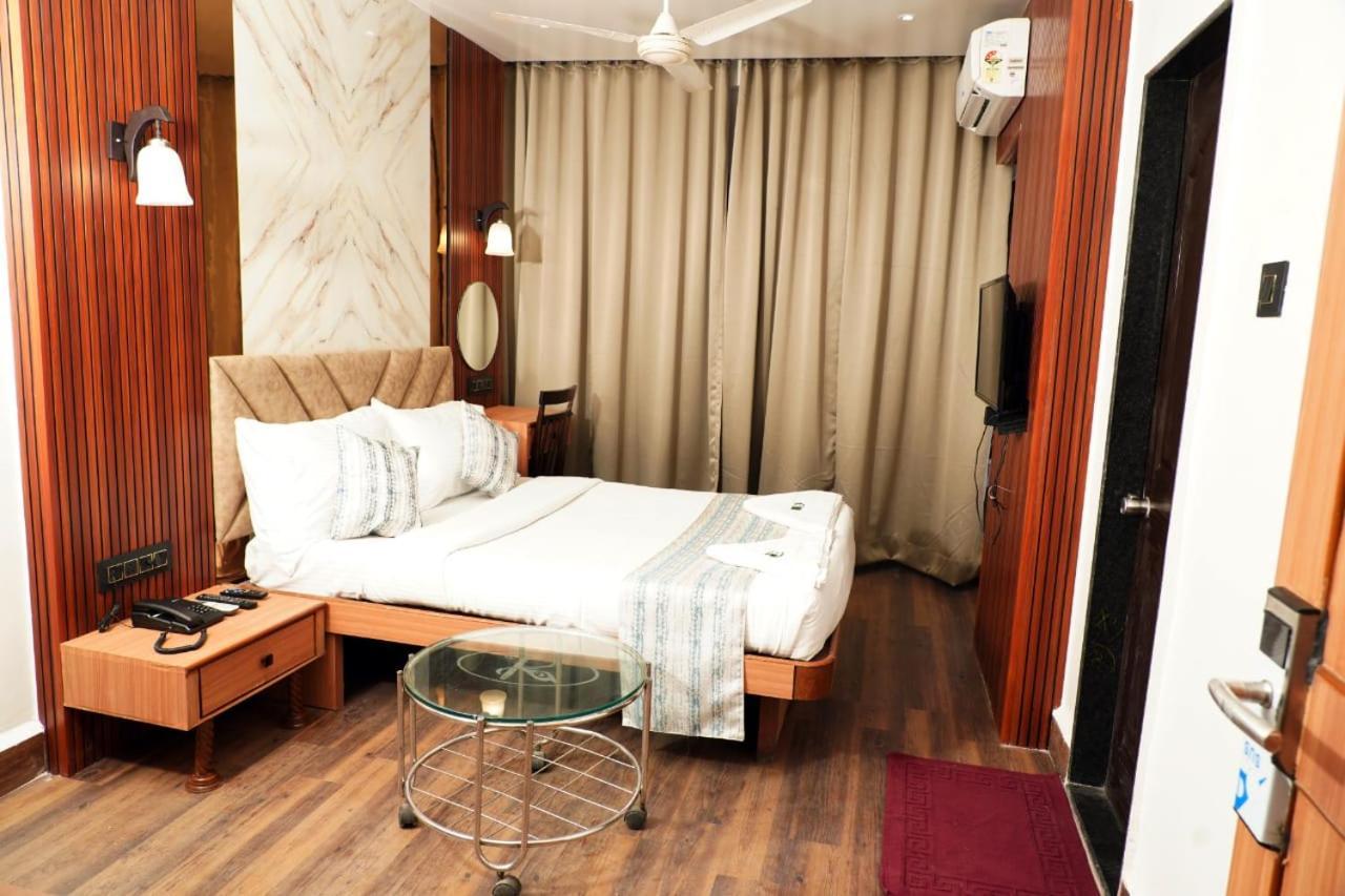 Hotel Padma Krishna Pune Exterior photo