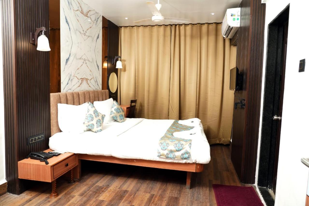 Hotel Padma Krishna Pune Exterior photo