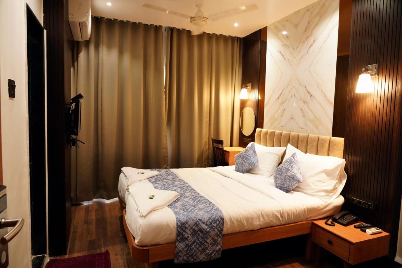 Hotel Padma Krishna Pune Exterior photo