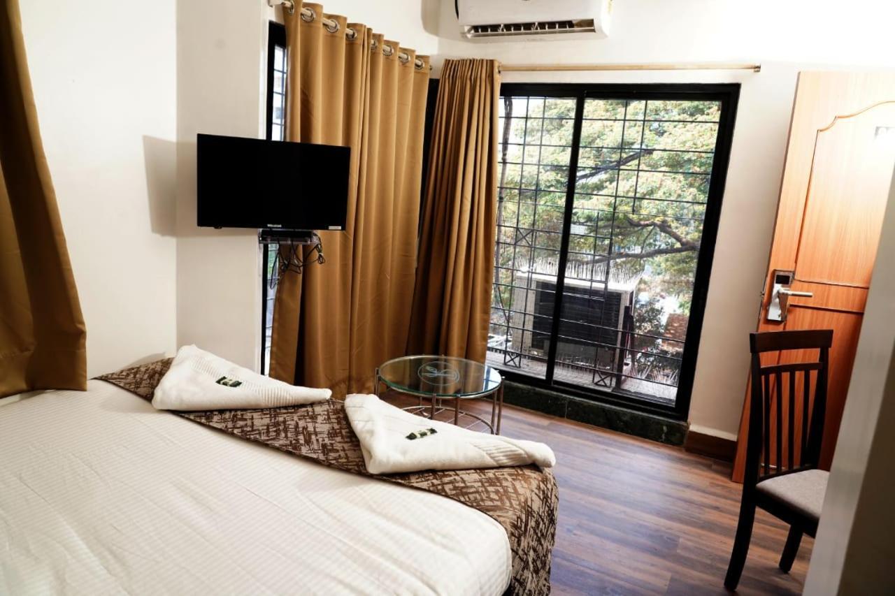 Hotel Padma Krishna Pune Exterior photo